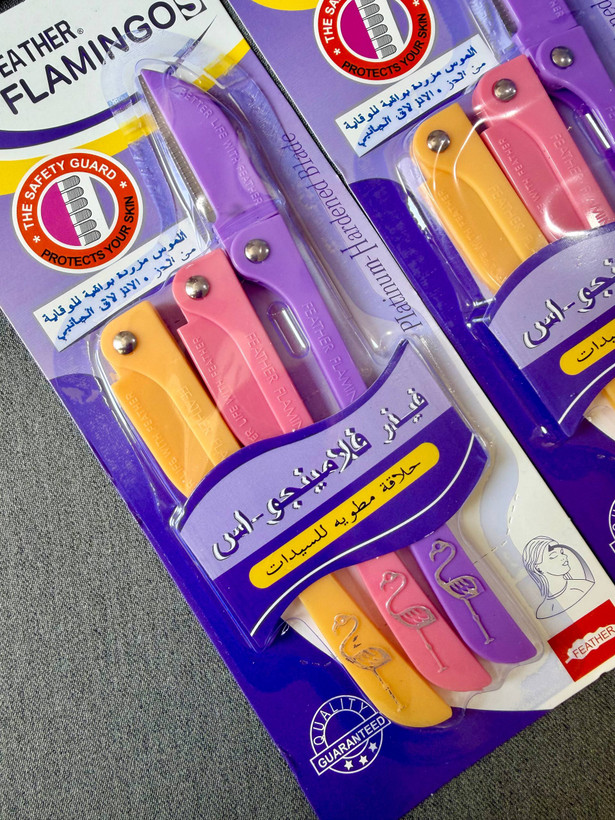 تیغ ابرو تاشو ۳عددی فلامینگو