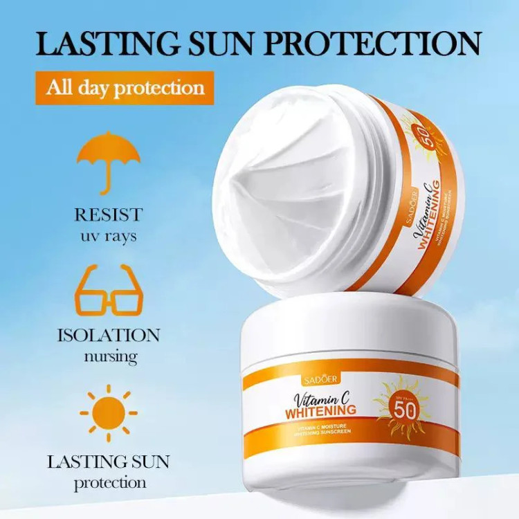 کرم ضدآفتاب کاسهای ویتامین C سادور SPF50